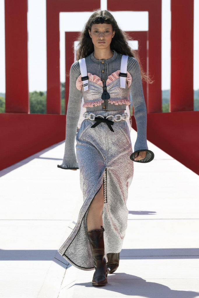 louis vuitton cruise 2022 sfilata foto