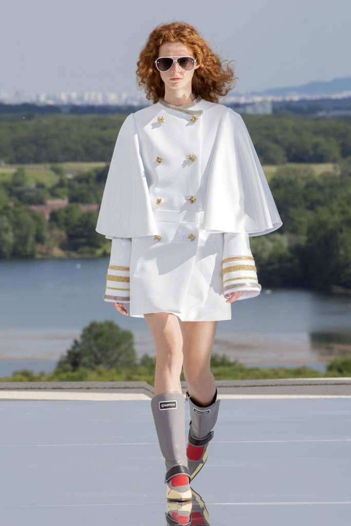 louis vuitton cruise 2022 sfilata foto