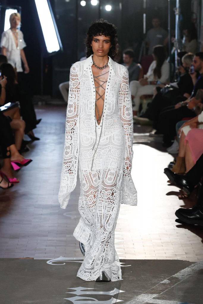 john richmond sfilata collezione donna uomo primavera estate 2022 milano fashion week