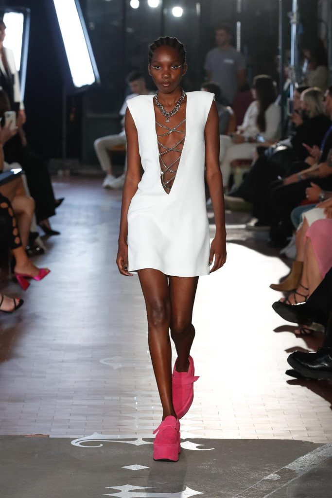 john richmond sfilata collezione donna uomo primavera estate 2022 milano fashion week