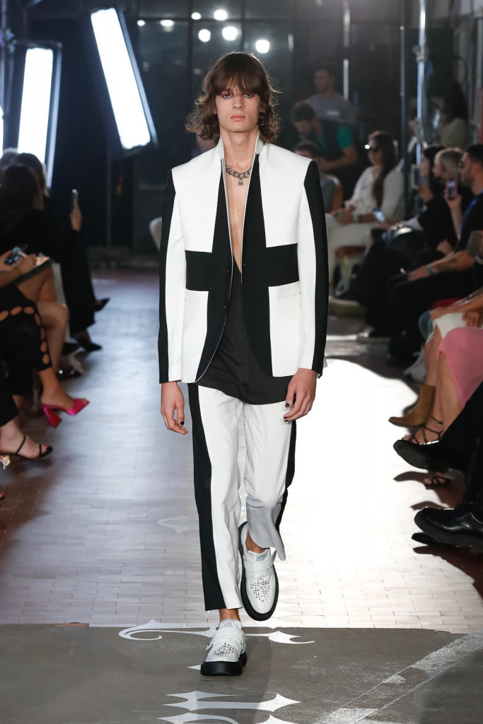 john richmond sfilata collezione donna uomo primavera estate 2022 milano fashion week