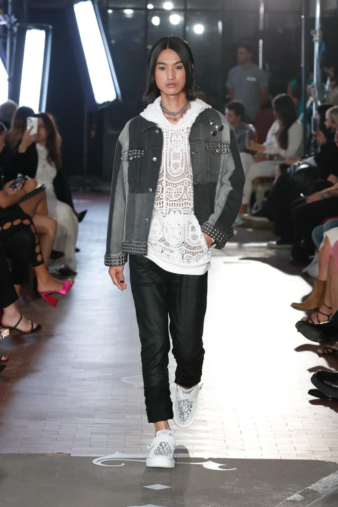 john richmond sfilata collezione donna uomo primavera estate 2022 milano fashion week