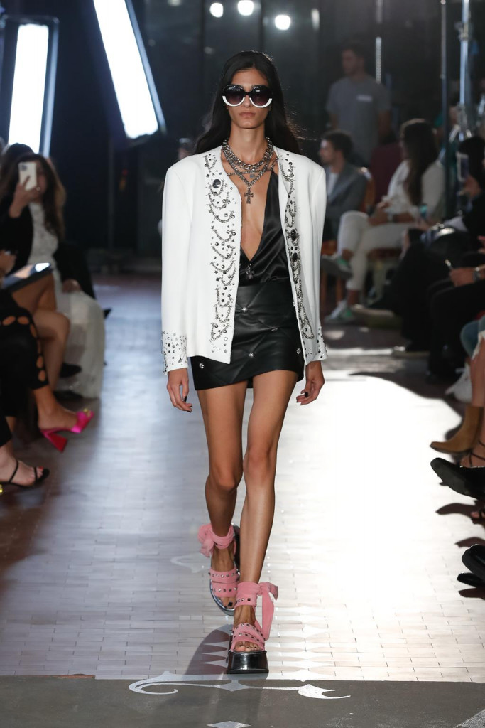 john richmond sfilata collezione donna uomo primavera estate 2022 milano fashion week