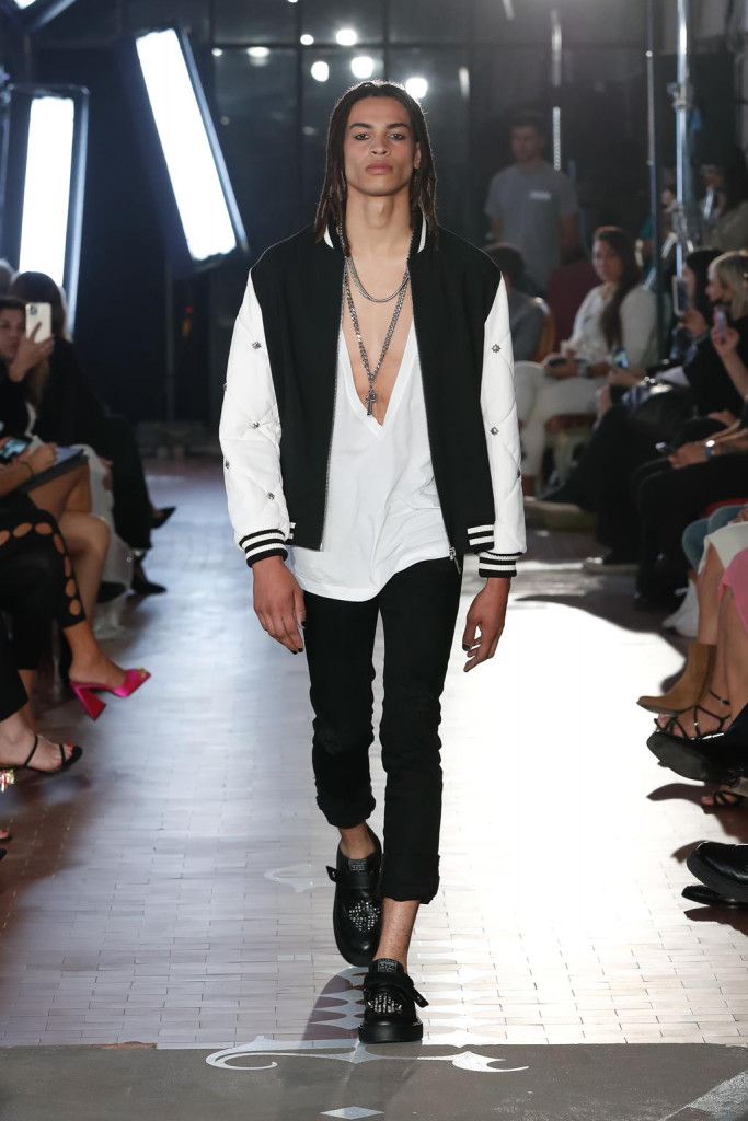 john richmond sfilata collezione donna uomo primavera estate 2022 milano fashion week