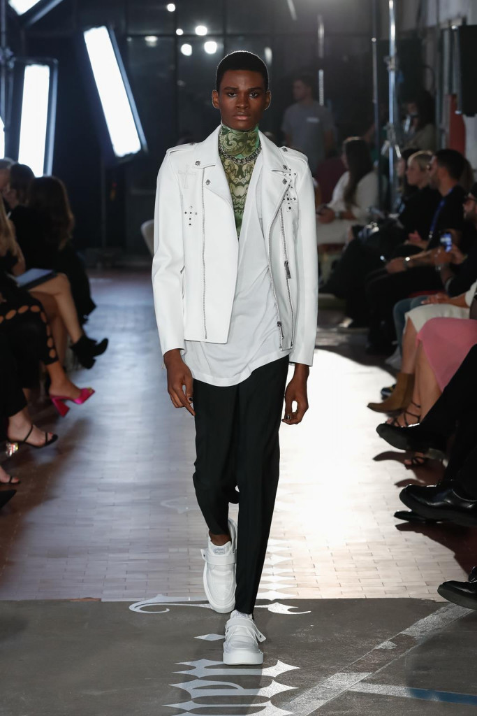 john richmond sfilata collezione donna uomo primavera estate 2022 milano fashion week