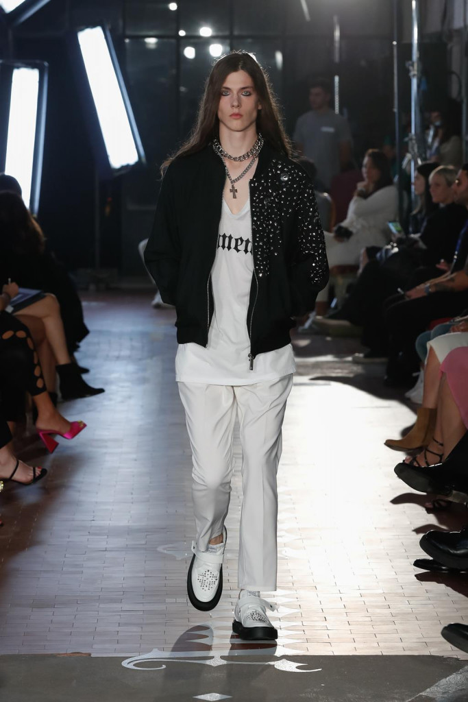john richmond sfilata collezione donna uomo primavera estate 2022 milano fashion week