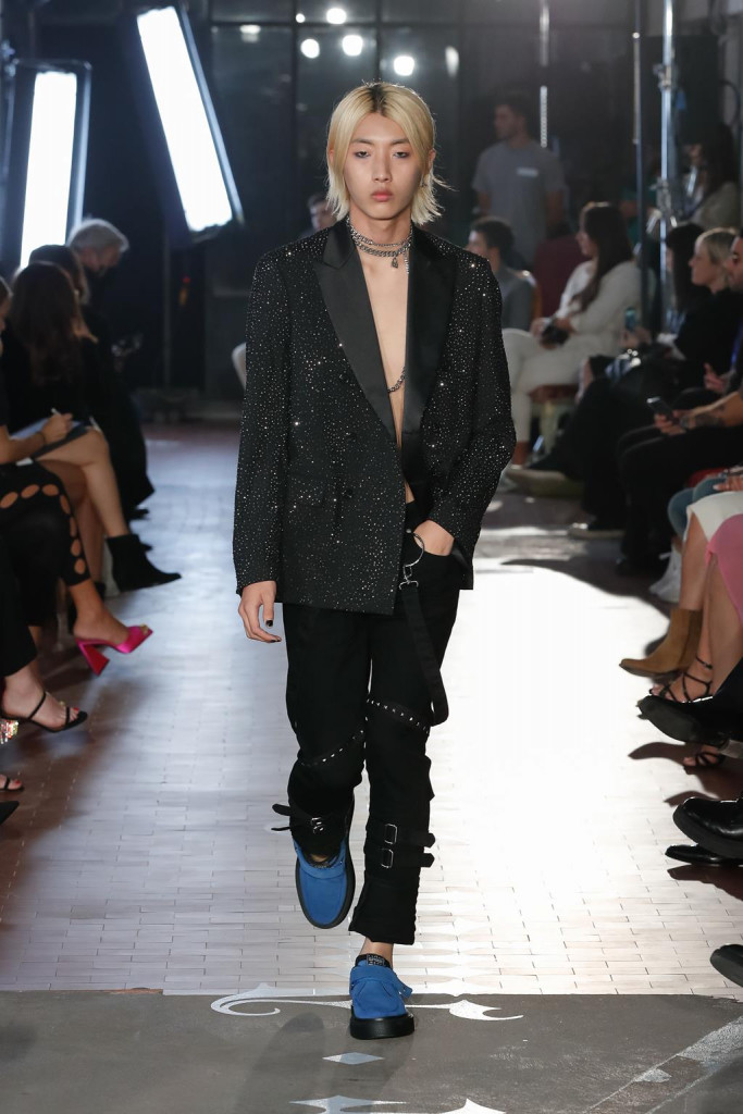 john richmond sfilata collezione donna uomo primavera estate 2022 milano fashion week