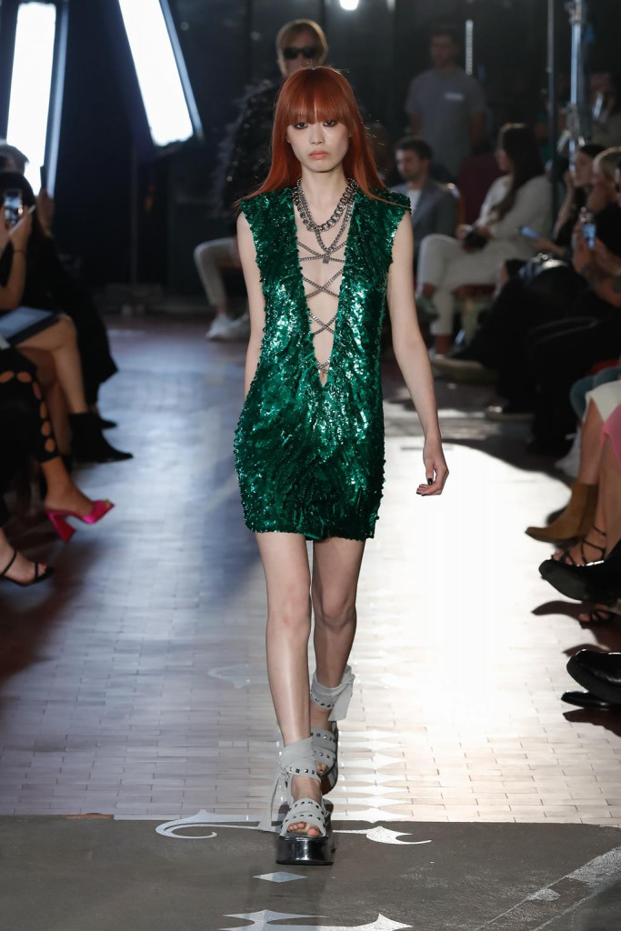 john richmond sfilata collezione donna uomo primavera estate 2022 milano fashion week