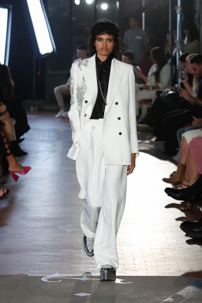 john richmond sfilata collezione donna uomo primavera estate 2022 milano fashion week