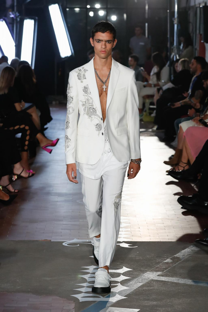 john richmond sfilata collezione donna uomo primavera estate 2022 milano fashion week