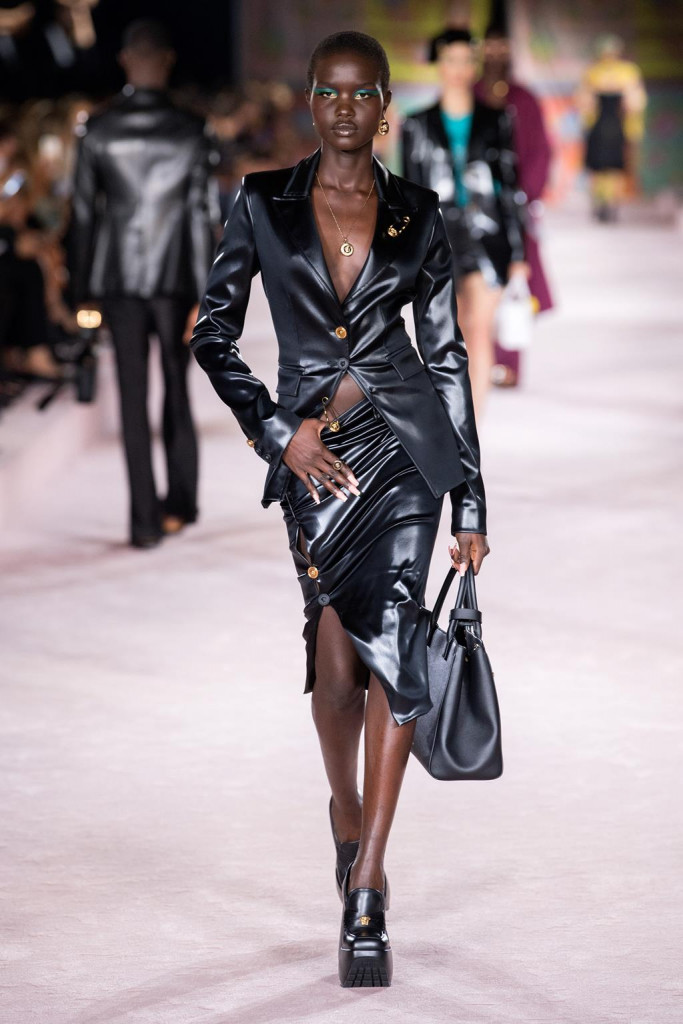 versace donna primavera-estate 2022 milano fashion week