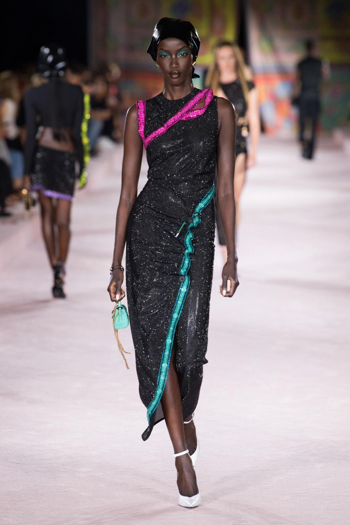 versace donna primavera-estate 2022 milano fashion week