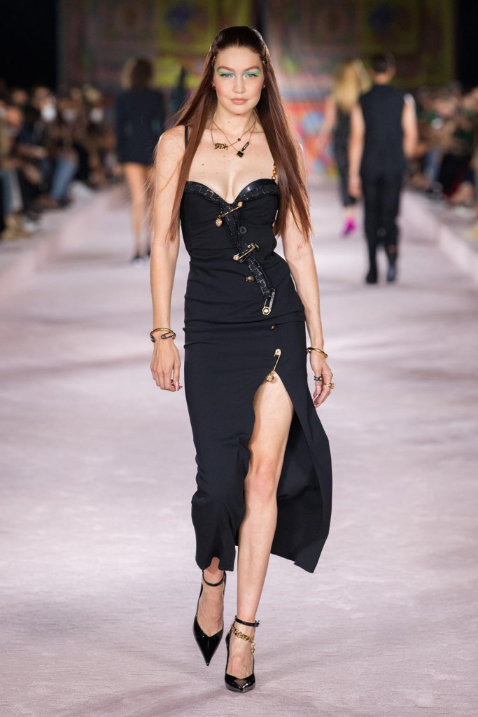 versace donna primavera-estate 2022 milano fashion week