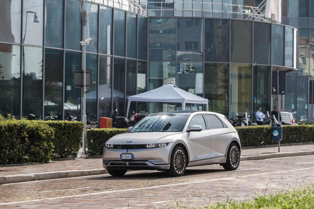 hyundai ioniq 5 auto elettrica quanto costa