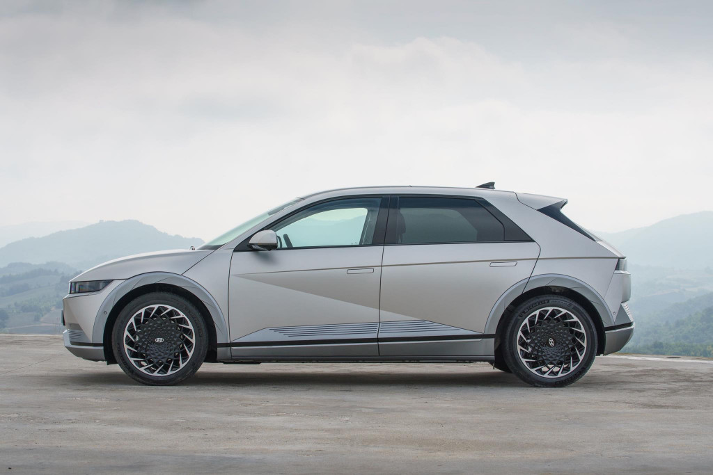 hyundai ioniq 5 auto elettrica quanto costa