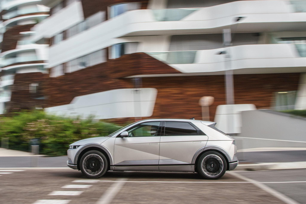hyundai ioniq 5 auto elettrica quanto costa