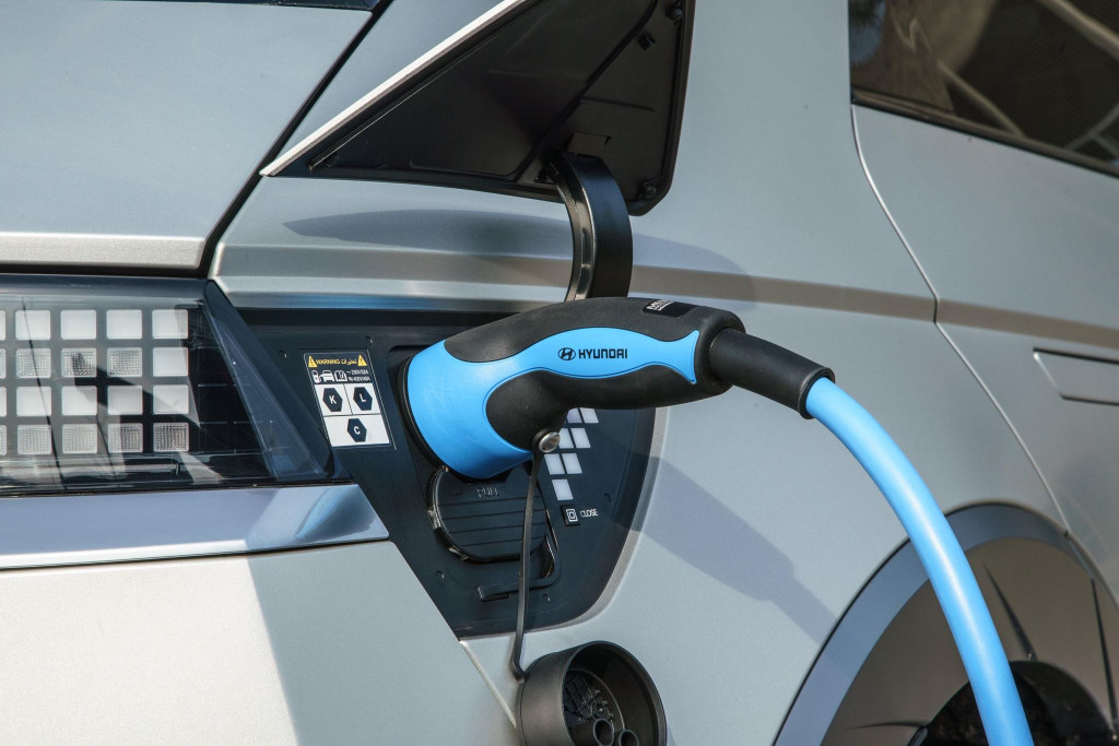 hyundai ioniq 5 auto elettrica quanto costa