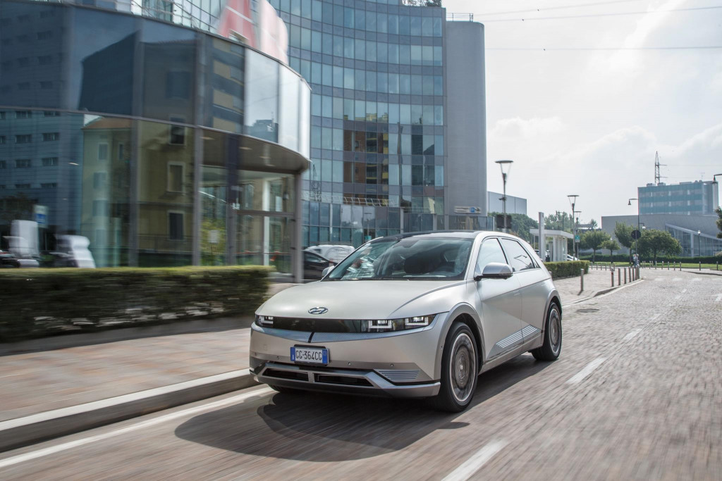 hyundai ioniq 5 auto elettrica quanto costa