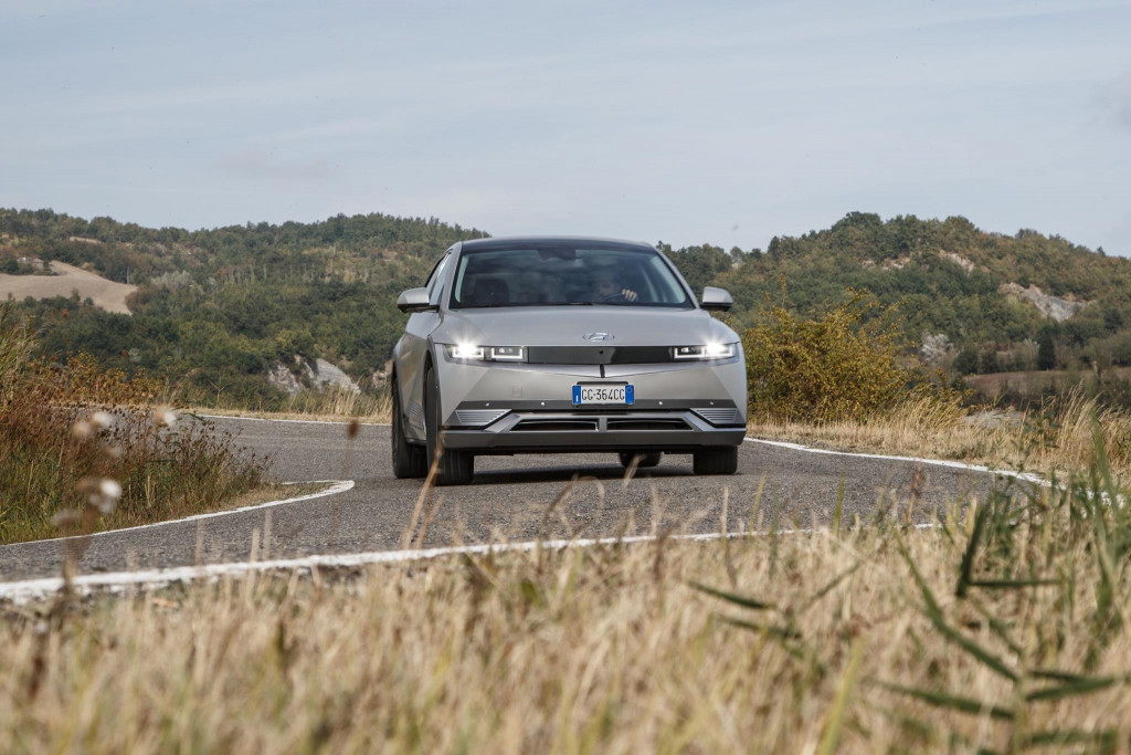 hyundai ioniq 5 auto elettrica quanto costa