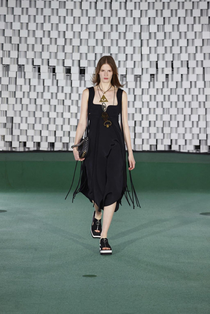 stella mccartney primavera estate 2022 foto sfilata