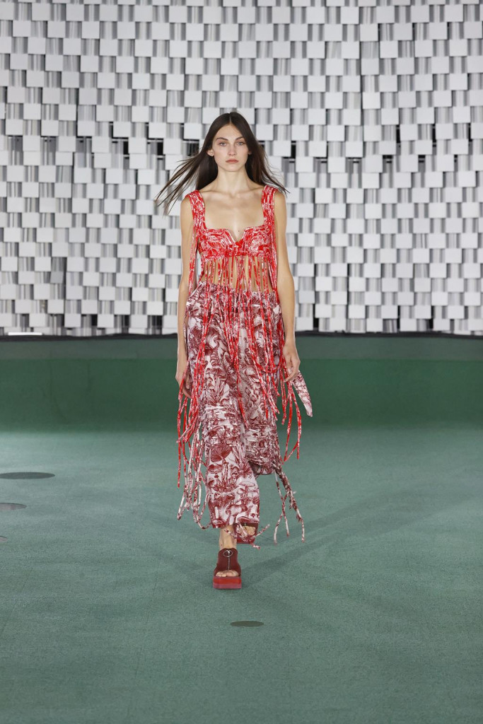 stella mccartney primavera estate 2022 foto sfilata