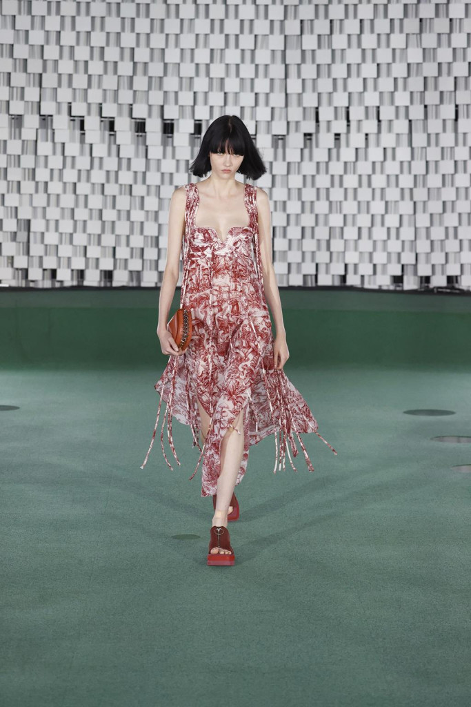 stella mccartney primavera estate 2022 foto sfilata