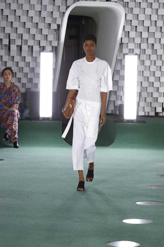 stella mccartney primavera estate 2022 foto sfilata
