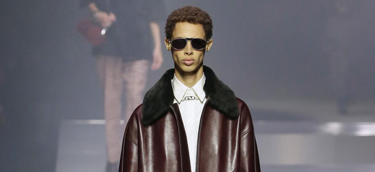 fendi uomo sfilata collezione autunno inverno metaverso accessori tech