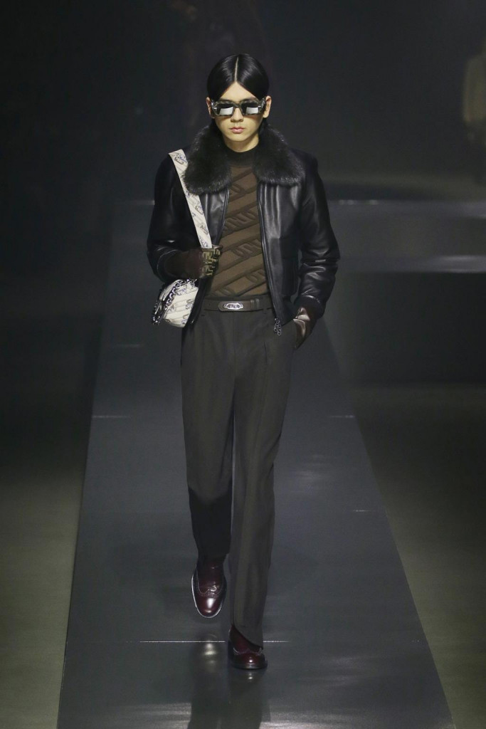 fendi uomo sfilata collezione autunno inverno metaverso accessori tech