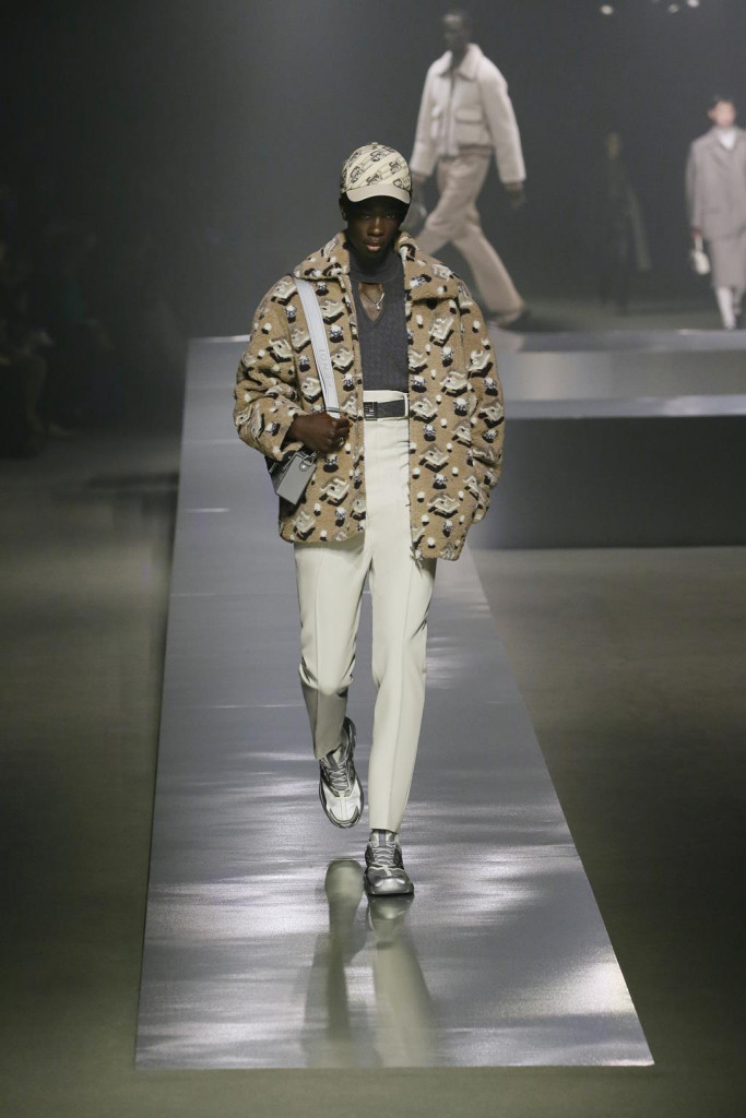 Sfilata Fendi: tutte le foto della collezione uomo Autunno-Inverno