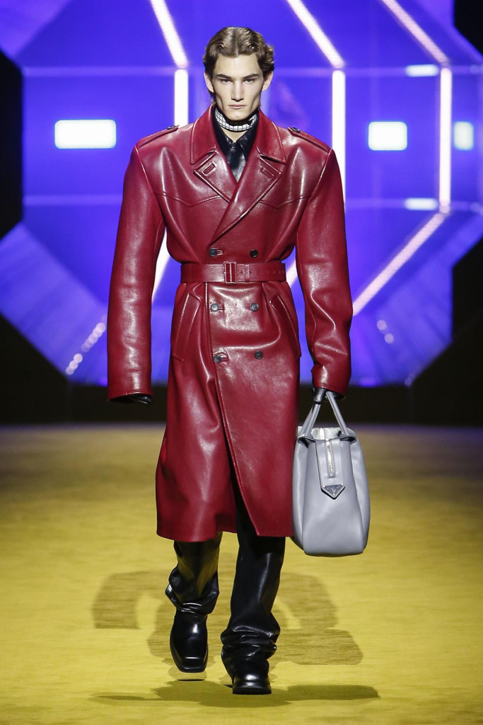 prada uomo sfilata collezione autunno inverno foto