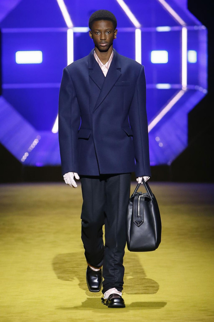 prada uomo sfilata collezione autunno inverno foto