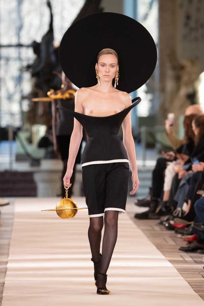 schiaparelli sfilata parigi