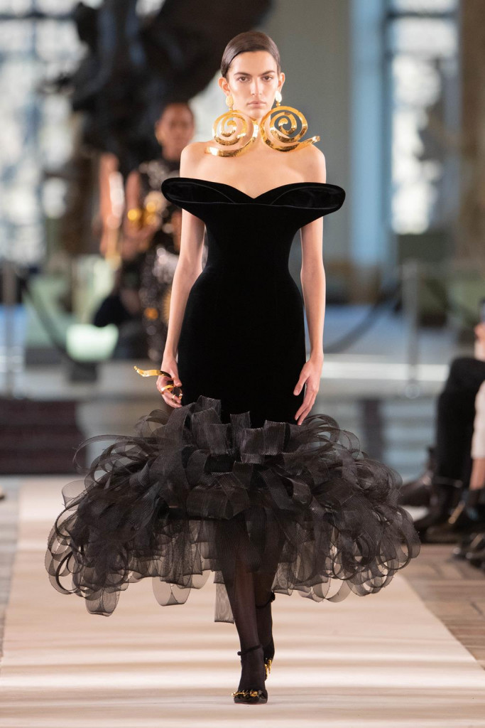 schiaparelli sfilata parigi