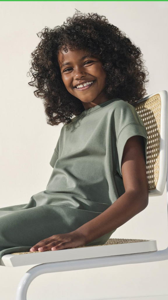 uniqlo u collezione primavera estate moda uomo donna bambino