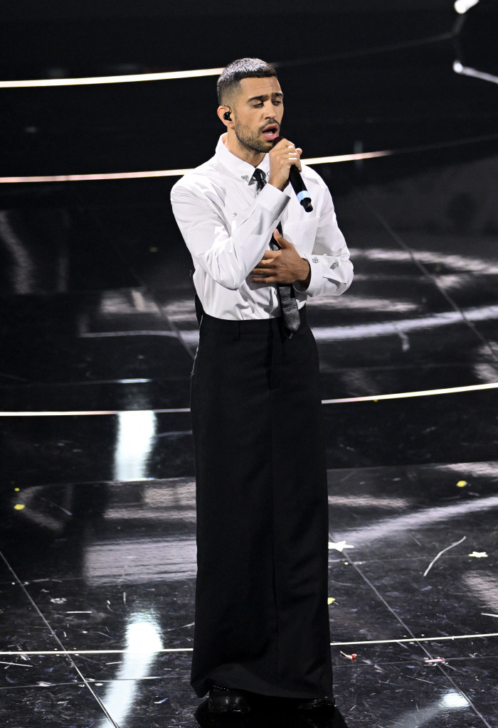 Mahmood in Burberry (Photo by Daniele Venturelli/Getty Images)