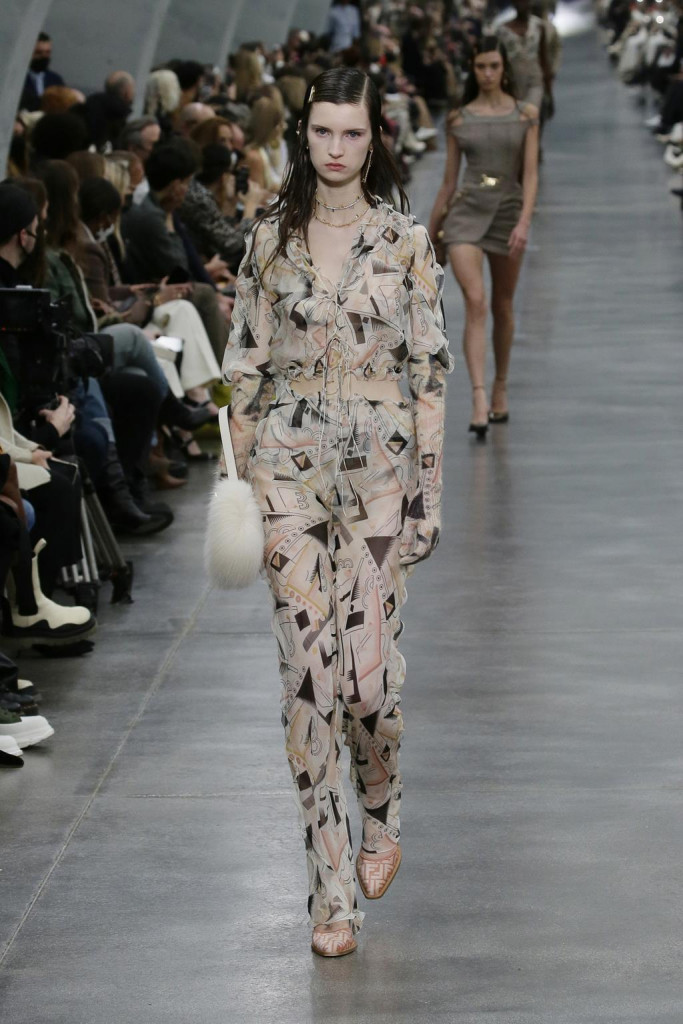 sfilata fendi fall winter