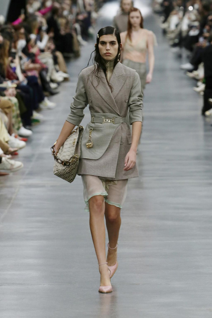 sfilata fendi fall winter