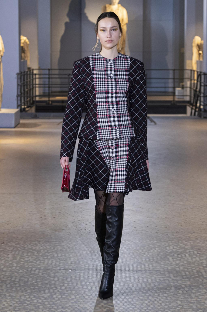 sfilata laura biagiotti collezione donna autunno inverno milano fashion week