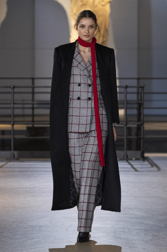 sfilata laura biagiotti collezione donna autunno inverno milano fashion week