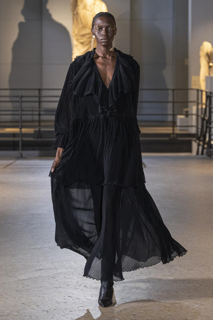 sfilata laura biagiotti collezione donna autunno inverno milano fashion week