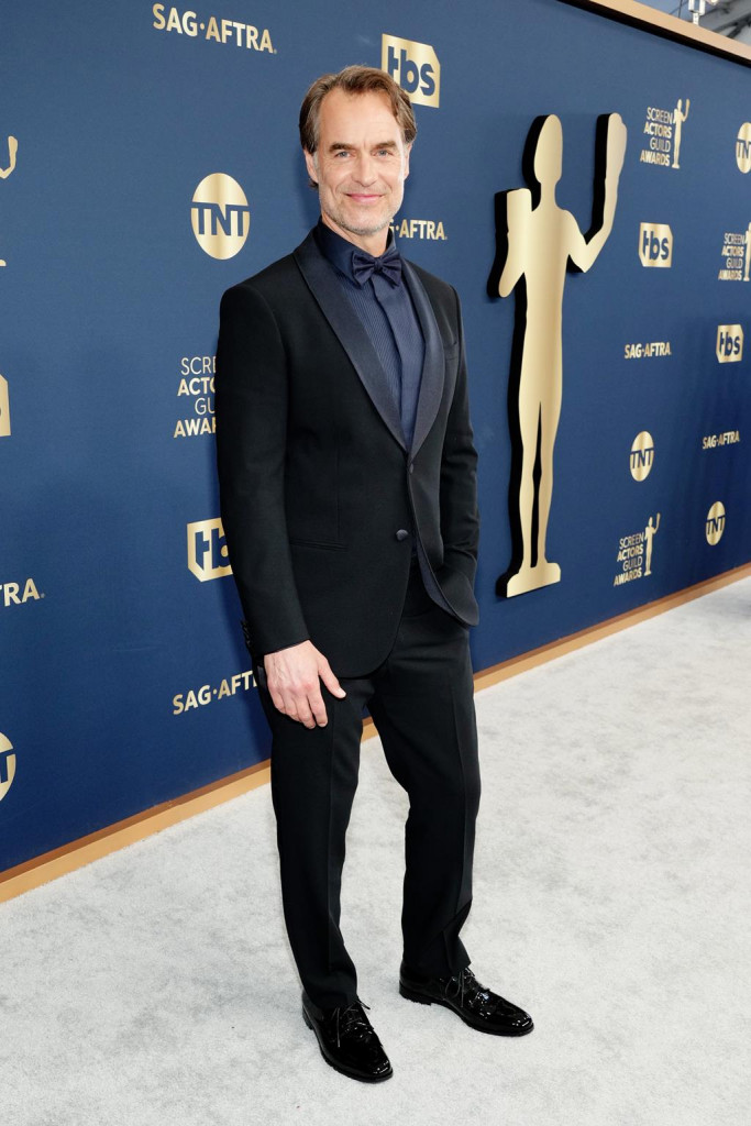 Murray Bartlett in Armani (GettyImages)