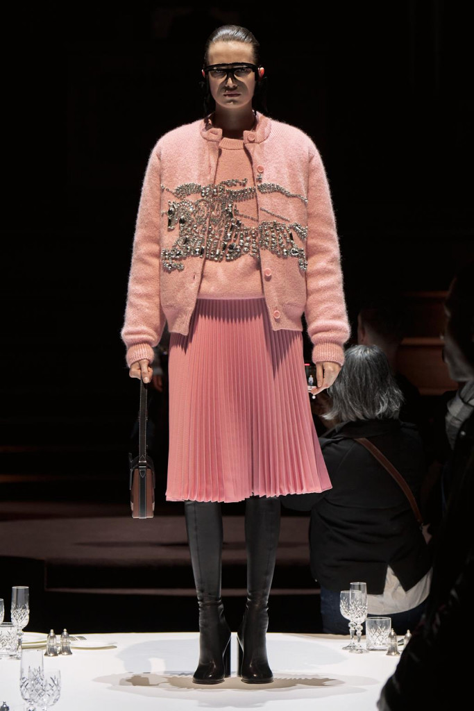 sfilata burberry donna autunno inverno