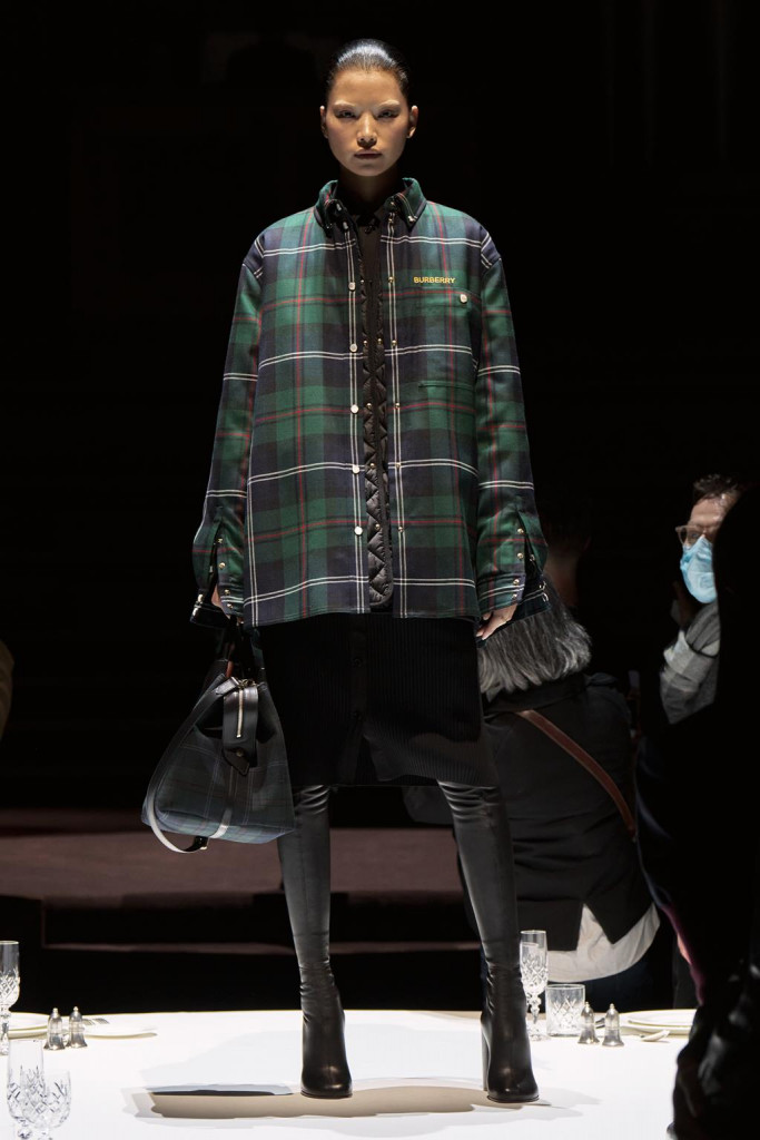 sfilata burberry donna autunno inverno