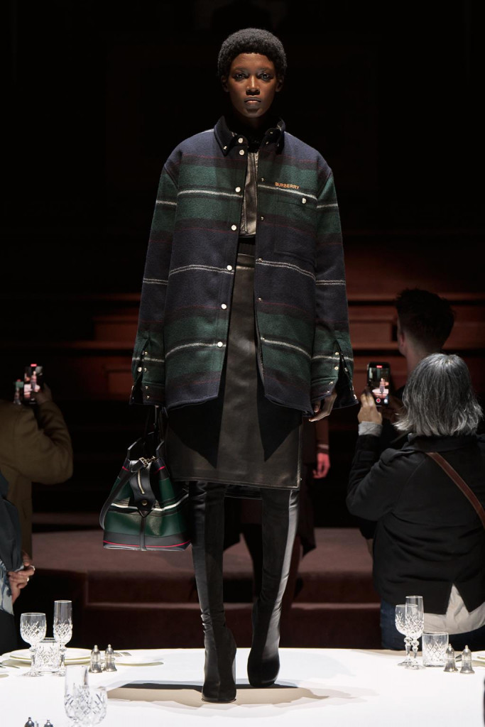 sfilata burberry donna autunno inverno