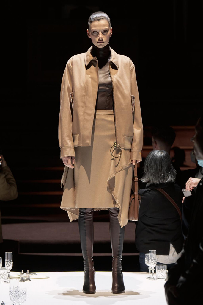 sfilata burberry donna autunno inverno