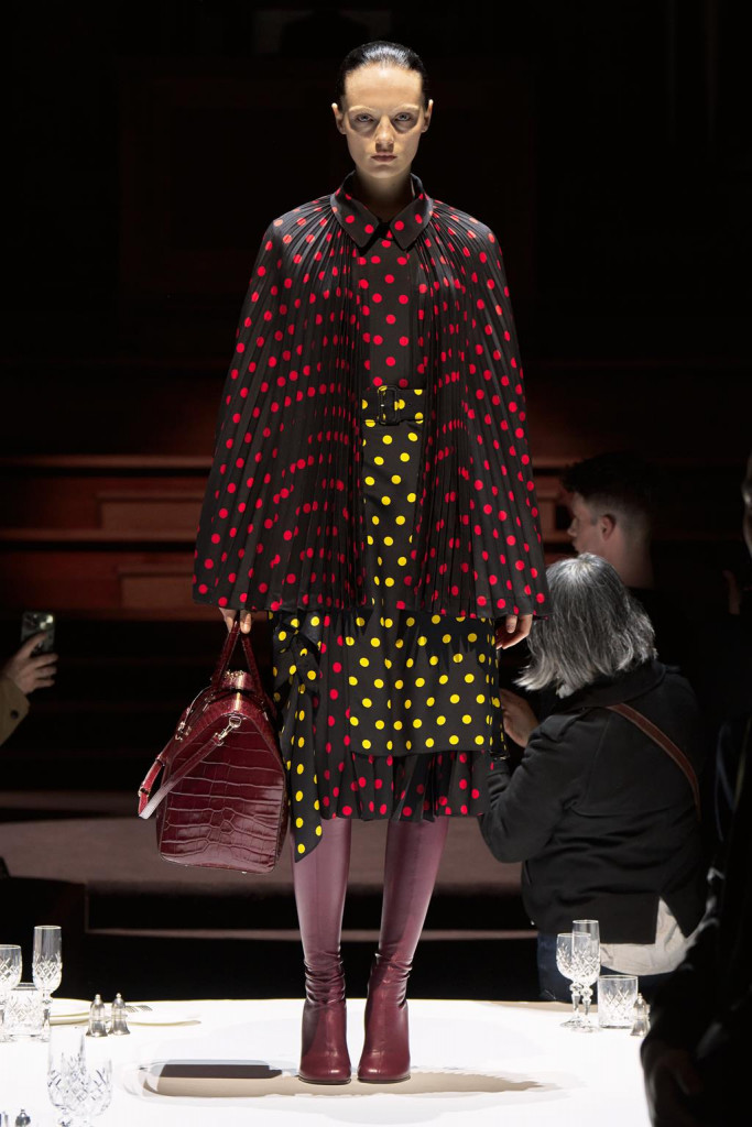 sfilata burberry donna autunno inverno