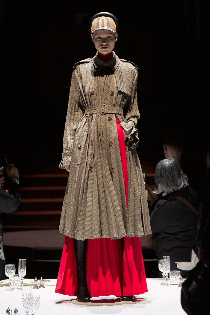 sfilata burberry donna autunno inverno