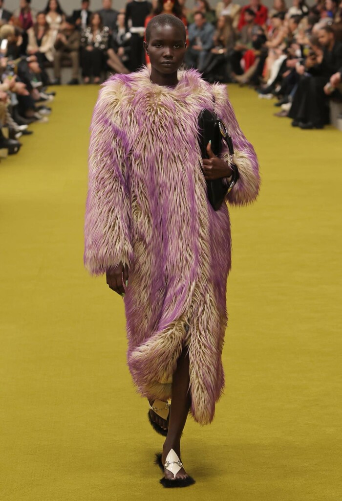 gucci collezione donna foto sfilata autunno inverno
