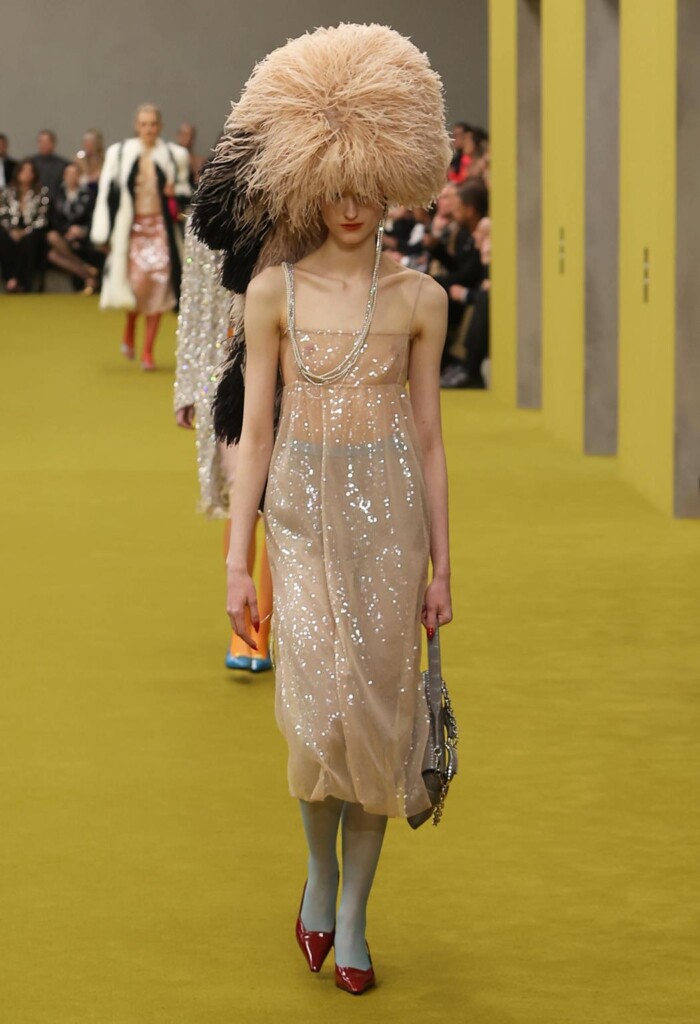 gucci collezione donna foto sfilata autunno inverno